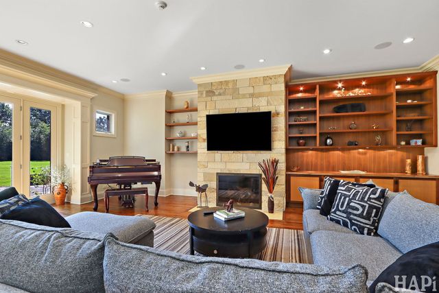 1425 Lee Road, Northbrook, IL 60062