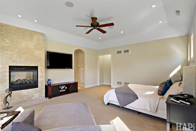 1425 Lee Road, Northbrook, IL 60062