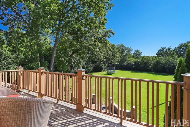 1425 Lee Road, Northbrook, IL 60062