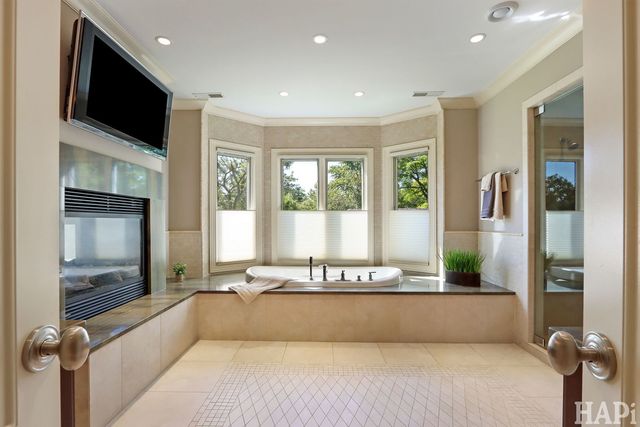 1425 Lee Road, Northbrook, IL 60062