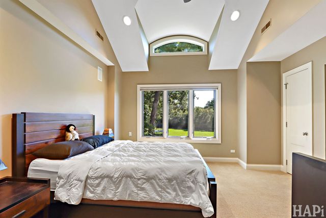 1425 Lee Road, Northbrook, IL 60062