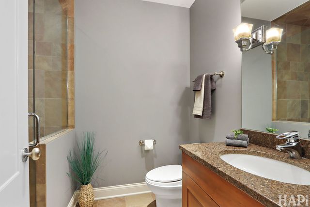 1425 Lee Road, Northbrook, IL 60062