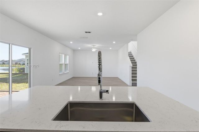9852 Lemon Balm Way, Jacksonville, FL 32219