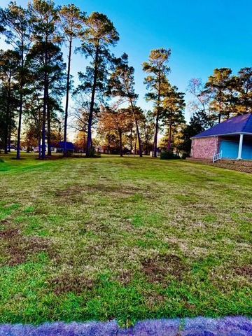 306 Sawgrass Circle, Lufkin, TX 75901