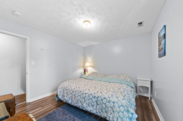 303 Borum Ave, Hohenwald, TN 38462