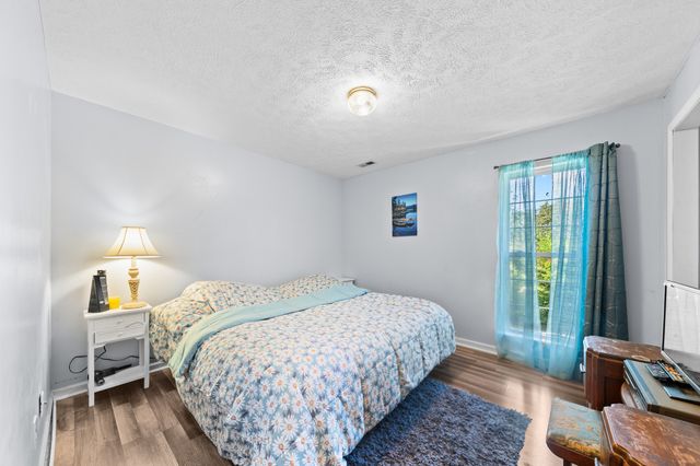 303 Borum Ave, Hohenwald, TN 38462