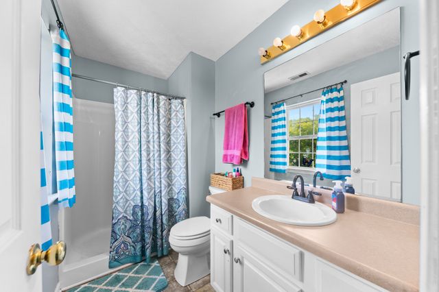 303 Borum Ave, Hohenwald, TN 38462