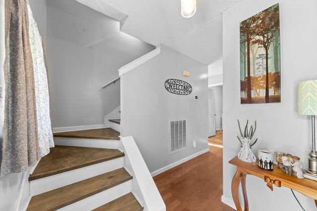 303 Borum Ave, Hohenwald, TN 38462