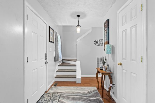 303 Borum Ave, Hohenwald, TN 38462