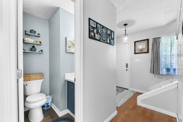 303 Borum Ave, Hohenwald, TN 38462