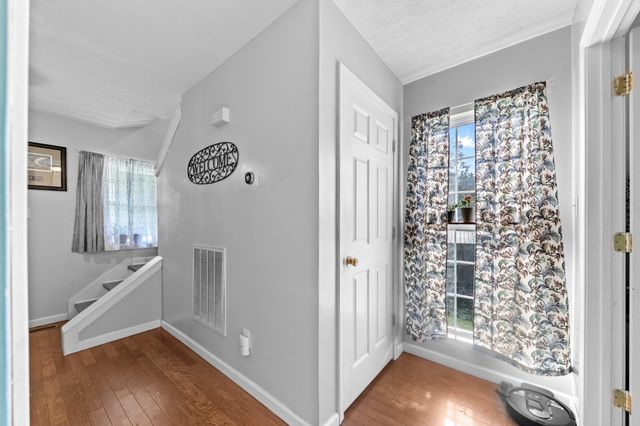 303 Borum Ave, Hohenwald, TN 38462
