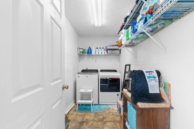 303 Borum Ave, Hohenwald, TN 38462