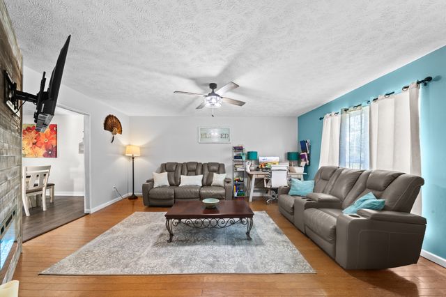 303 Borum Ave, Hohenwald, TN 38462
