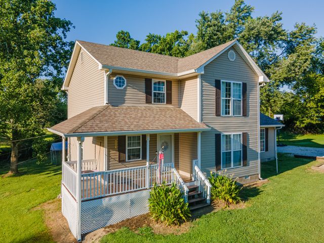 303 Borum Ave, Hohenwald, TN 38462