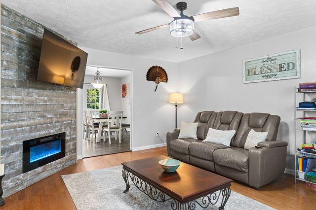 303 Borum Ave, Hohenwald, TN 38462