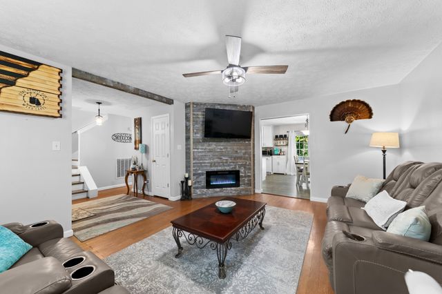 303 Borum Ave, Hohenwald, TN 38462