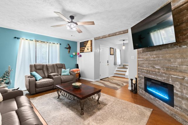 303 Borum Ave, Hohenwald, TN 38462