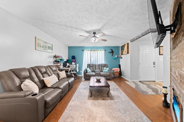 303 Borum Ave, Hohenwald, TN 38462