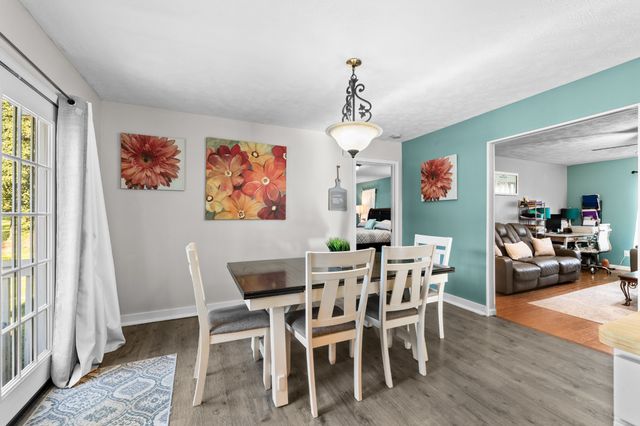 303 Borum Ave, Hohenwald, TN 38462