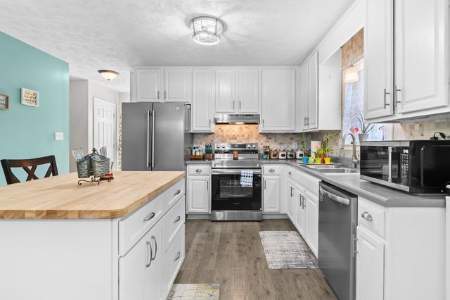 303 Borum Ave, Hohenwald, TN 38462