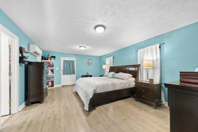 303 Borum Ave, Hohenwald, TN 38462