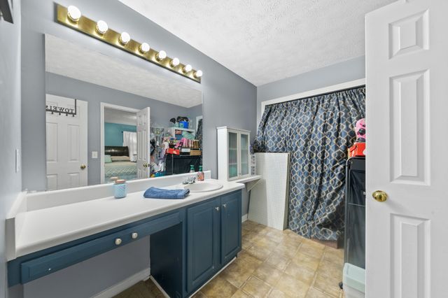 303 Borum Ave, Hohenwald, TN 38462