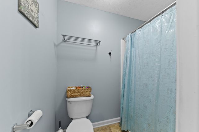 303 Borum Ave, Hohenwald, TN 38462