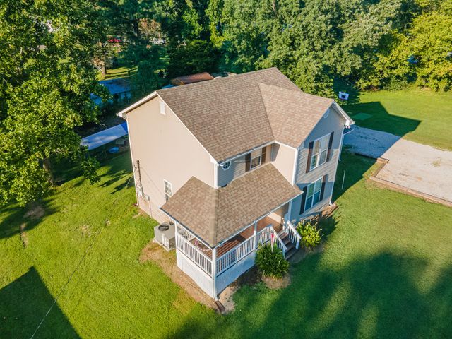 303 Borum Ave, Hohenwald, TN 38462