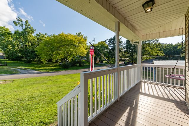 303 Borum Ave, Hohenwald, TN 38462