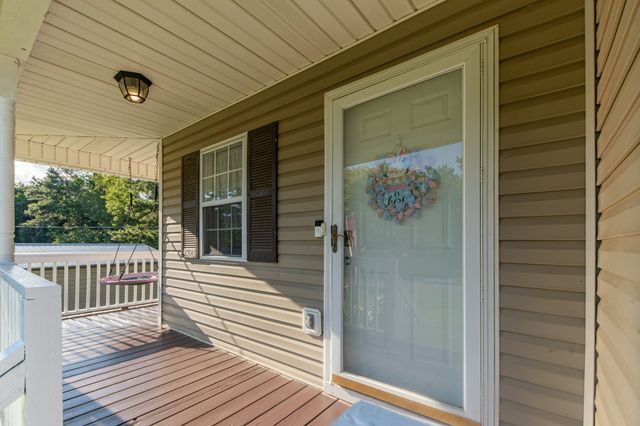 303 Borum Ave, Hohenwald, TN 38462