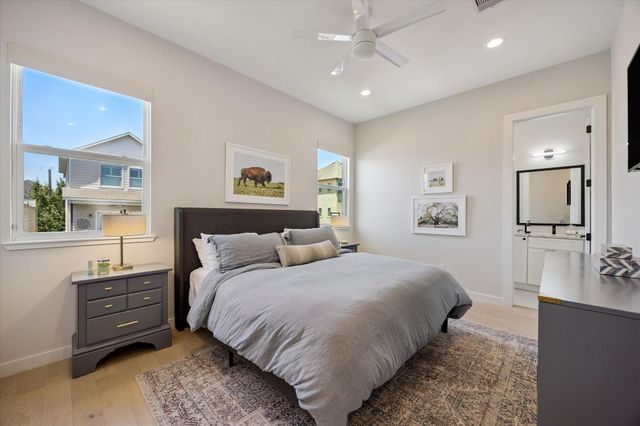 5532 Darling Street, Houston, TX 77007