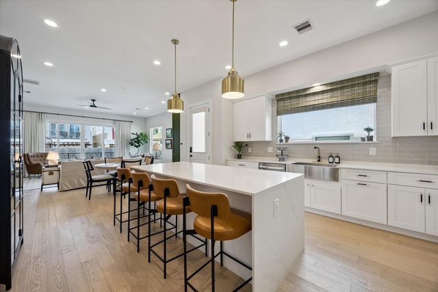 5532 Darling Street, Houston, TX 77007