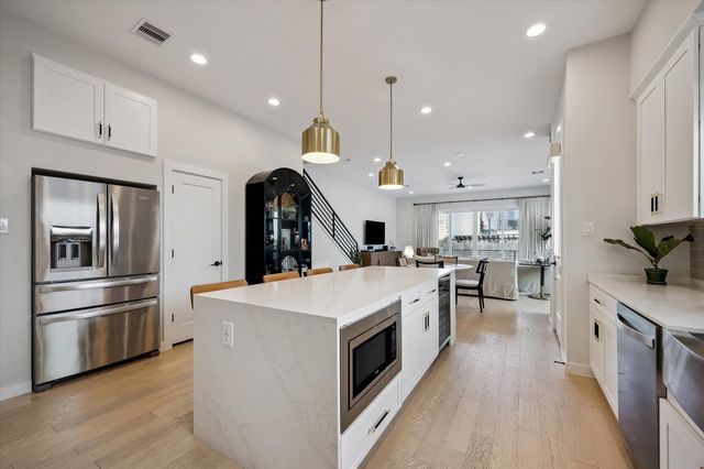 5532 Darling Street, Houston, TX 77007