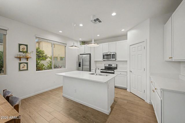 8609 E POSADA Avenue, Mesa, AZ 85212