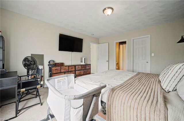1038 Bryce LN, Virginia Beach, VA 23464