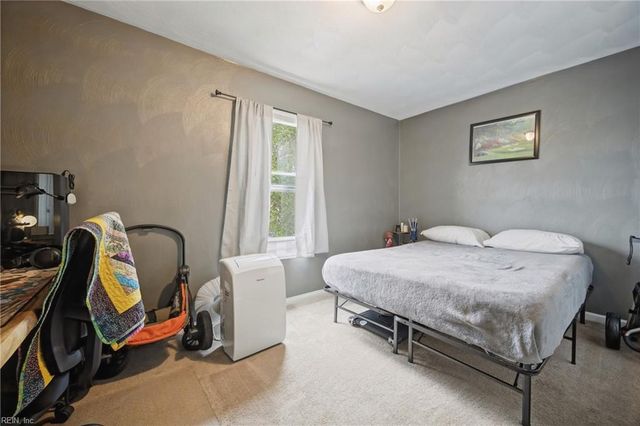 1038 Bryce LN, Virginia Beach, VA 23464