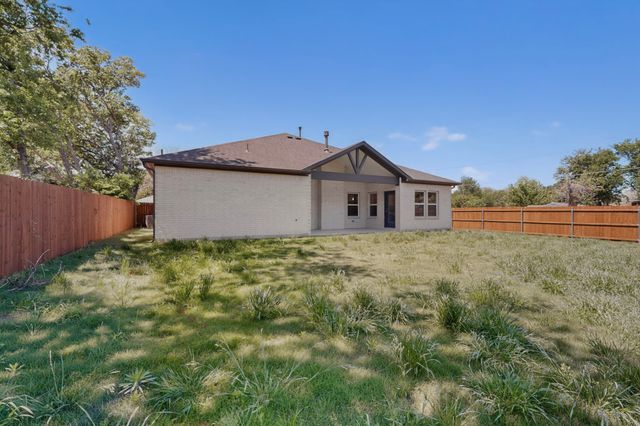 501 Pemberton Drive, White Settlement, TX 76108