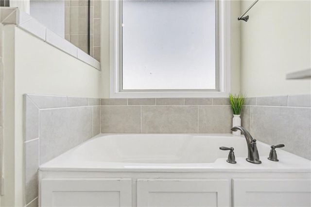 9111 N Cleveland Avenue, Kansas City, MO 64156