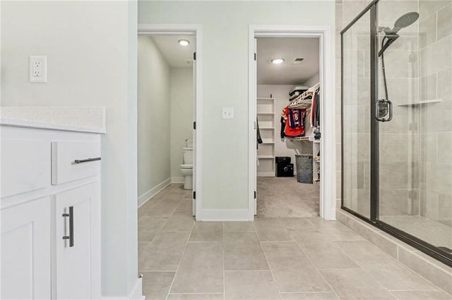 9111 N Cleveland Avenue, Kansas City, MO 64156