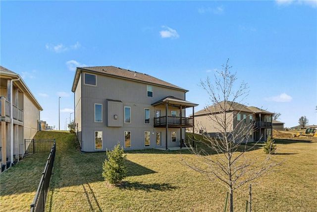 9111 N Cleveland Avenue, Kansas City, MO 64156