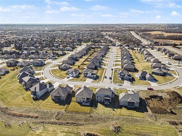 9111 N Cleveland Avenue, Kansas City, MO 64156