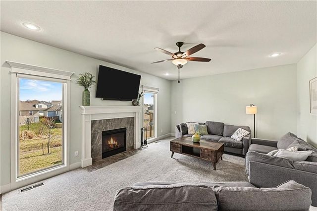 9111 N Cleveland Avenue, Kansas City, MO 64156