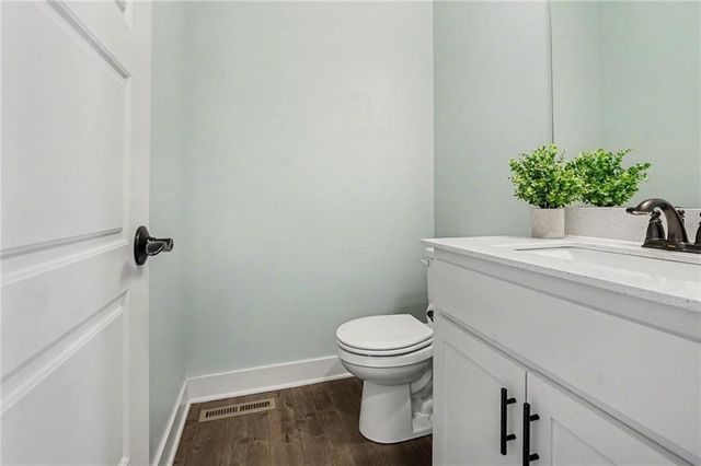 9111 N Cleveland Avenue, Kansas City, MO 64156