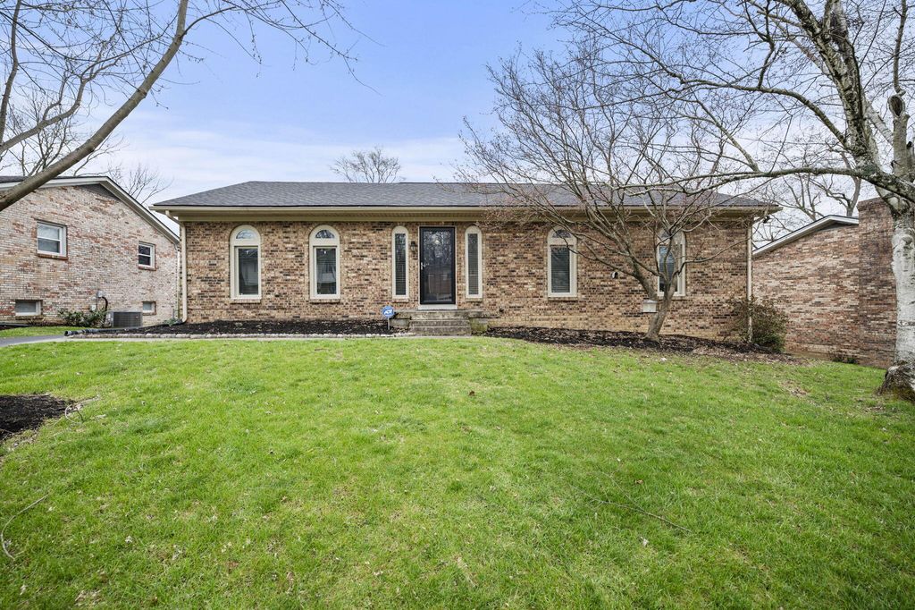 3398 Fraserdale Drive, Lexington, KY 40503