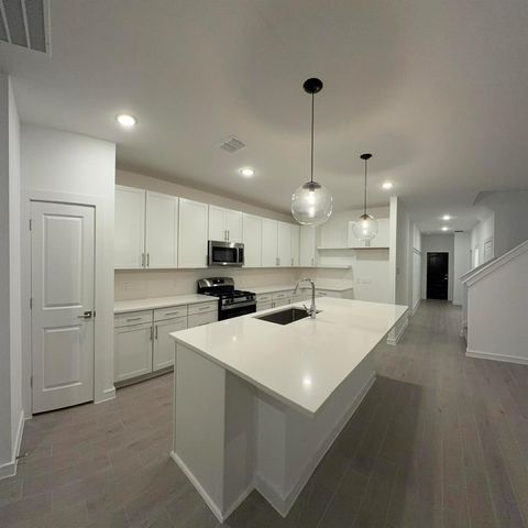 4715 Bay Vista Drive, Baytown, TX 77523