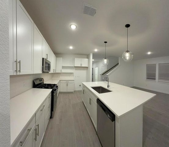 4715 Bay Vista Drive, Baytown, TX 77523