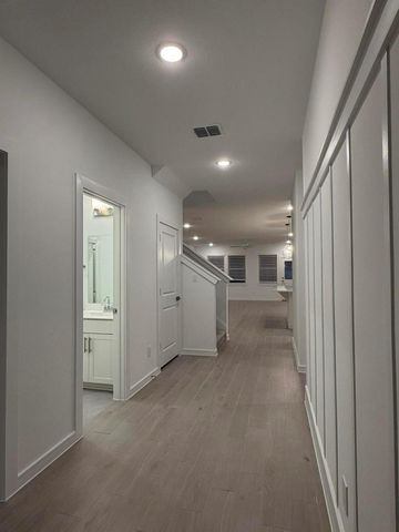 4715 Bay Vista Drive, Baytown, TX 77523