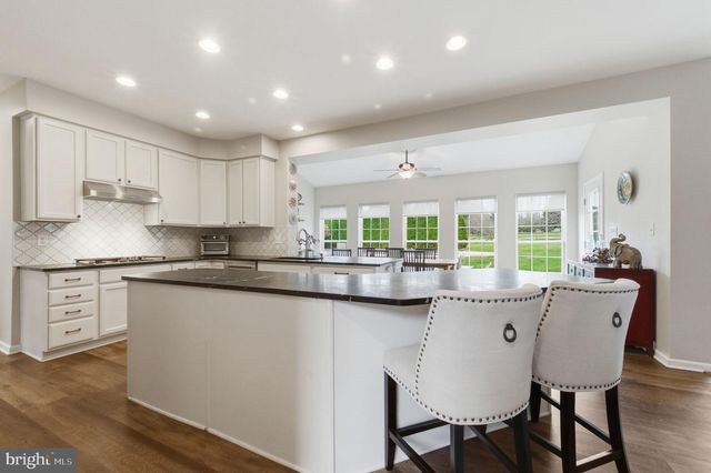 345 WOODCREST RD, West Grove, PA 19390