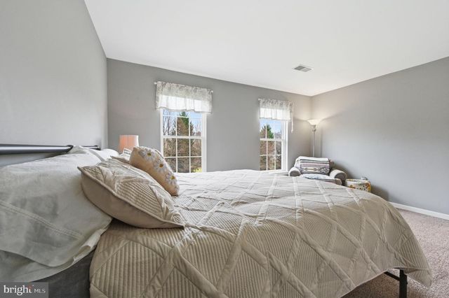 345 WOODCREST RD, West Grove, PA 19390