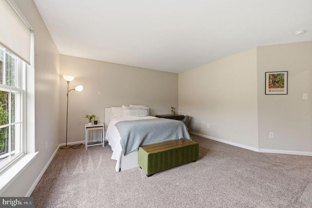 345 WOODCREST RD, West Grove, PA 19390